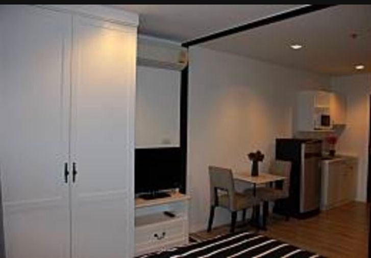 Knightsbridge Collage . 1นอน 26ตร.ม. Line id: @pfagent
