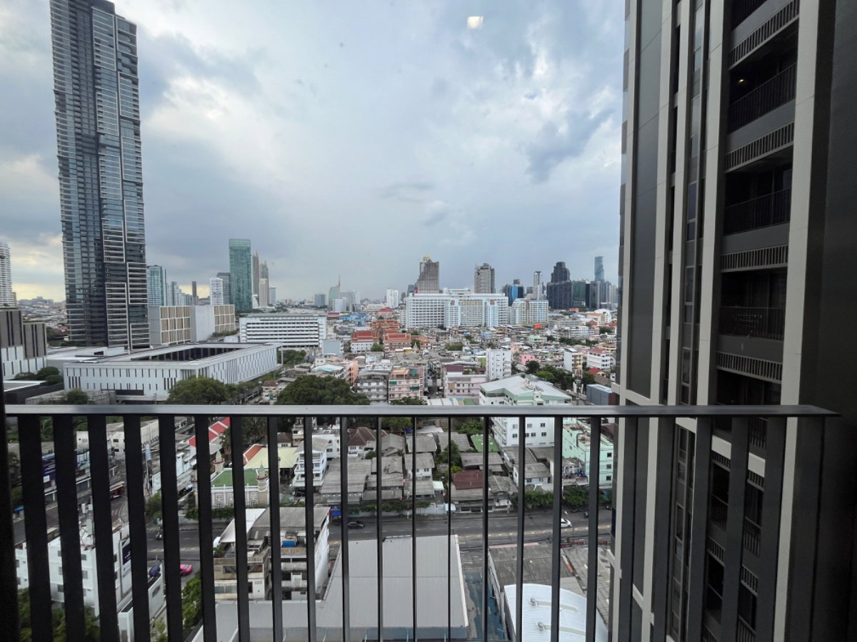 picture Available 10June26! Rhythm Charoenkrung. 1bed 37sqm. Line id: @pfagent - 12/12