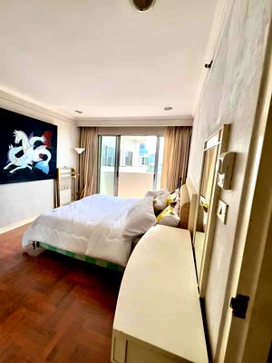 Condos for rent Chulalongkorn University : WTYC102 Condo for rent Wireless Complex 33rd floor Building B City view 100 sqm. 2 bed 2 bath 38,000 baht 064-959-8900