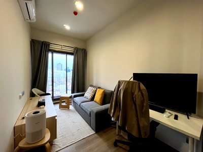Condos for rent :  Rhythm Charoenkrung. 1bed 37sqm. Line id: @pfagent