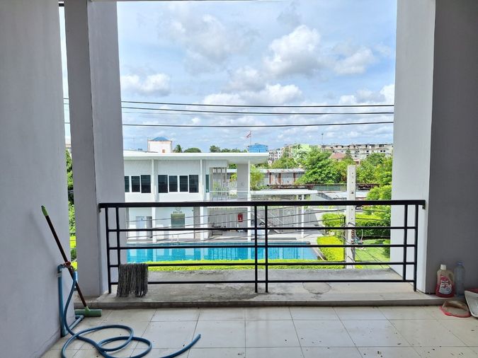 บ้านหลังมุม ตรงข้าม clubhouse ทาวโฮมส์ 3 ชั้น ดิ เอ็กซ์คลูซีฟ สาทร กัลปพฤกษ์ The Exclusive Sathon Kanlapapruek เนื้อที่ 21.4 ตร.ว. 