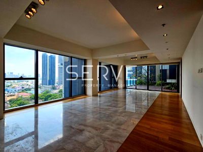 คอนโดให้เช่า : 3 นอน มีอ่าง 194 ตร.ม. ชั้นสูง 15+ บนทำเลดีๆ ใกล้ MRT ลุมพินี และ BTS ช่องนนทรี 600 ม. ที่คอนโด The Met Sathorn  / ให้เช่าคอนโด