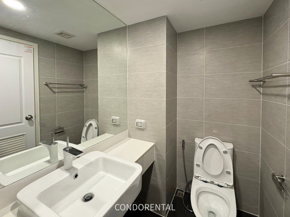 picture LINE @condorental for rent the room at CYBIQ Ramkhamhaeng - 9/12