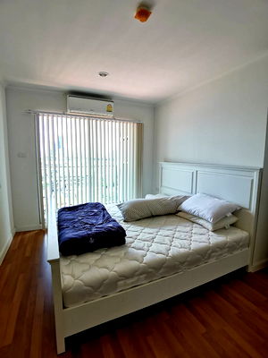Condos for rent Silom and Sathorn Road : Lumpini park riverside Rama 3 condominium for rent 