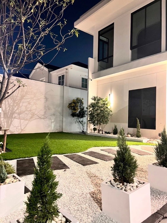 Houses for sale : S-HMBN101 for sale, Manthana Bangna Km.15, 2 floors, size 95.6 sq m, usable area 283 sq m, 2 bedrooms, 5 bathrooms, 35 million 064-959-8900