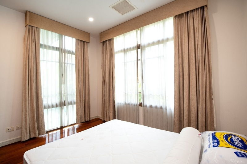 บ้านเดี่ยวให้เช่า : HSSW102 ให้เช่า บ้านเดี่ยว แสนสิริ สุขุมวิท67 2ชั้น ขนาด 110 ตร.ว. พื้นที่ใช้สอย 490 ตร.ม. 4นอน 5น้ำ 280,000บ. 064-959-8900