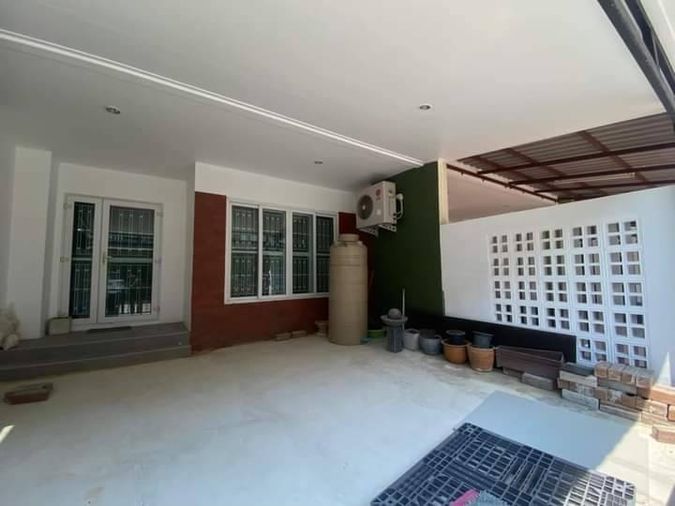 ขายโฮมออฟฟิศ 3 ห้องนอน 100 ตร.ม. 25.5 ตร.ว. เขตสะพานสูง