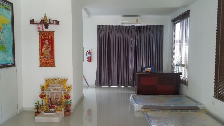 ขายโฮมออฟฟิศ 3 ห้องนอน 165 ตร.ม. 30.5 ตร.ว. เขตคันนายาว