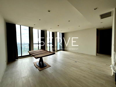 ขายคอนโด : Combine 2 Beds 2 Baths 120.27 sq.m. Super High Fl. 45+ Perfect Location BTS Phloen Chit / For Sale-Noble Ploenchit