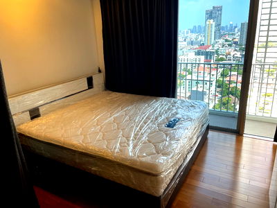 Condos for rent : Condo for rent:Abstracts Phahonyothin Park, ready to move in. If interested, contact Line @goodmanpro or call 0999029192.