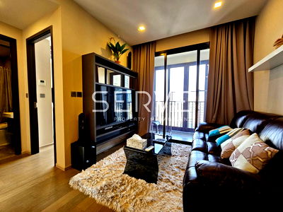 Condos for rent : 2 Bed 1 Bath with Bathtub 47 sq.m. High Fl. Good Location MRT Sukhumvit 20 m. and BTS Asok 230 m.-Ashton Asoke