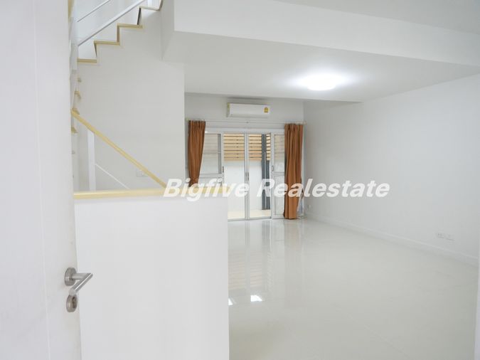 3-bed townhouse for rent, 84 sqm, 21 sq wah, Don Mueang