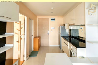 เช่าคอนโด ถนนอินทามระ : DL23060881 ให้เช่าคอนโด เมโทร สกาย รัชดา (Metro Sky Ratchada) ใกล้ MRT ห้วยขวาง พร้อมเข้าอยู่ โทรด่วน 0656133286 LineID @534wlwof