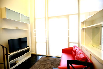 คอนโดให้เช่า : ลอฟท์ 1 นอน 1 น้ำ เลี้ยงสัตว์ได้ ทำเลดี  BTS ทองหล่อ 300 ม. ที่คอนโด Ideo Morph 38 / ให้เช่าคอนโด