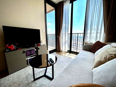 Condos for sale : Condo for Sell Project: Oka Haus Sukhumvit 36 (Rt-01)  