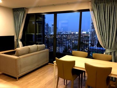 Condos for rent : URGENT !! FOR RENT IDEO O2 2 BEDROOM GOOD DECORATE !!