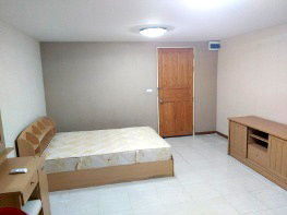 Condos for rent : *** [Rent] 6000 Baht, Ratchada City (Near MRT Suthtisan) Condo Soi 18 *** new air condition **