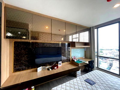 เช่าคอนโด ถนนเยาวราช  : MB5797 The Room Rama 4 (เดอะ รูม พระราม 4) ห้องสวย เครื่องใช้ไฟฟ้า-เฟอร์นิเจอร์ครบ เดินทางสะดวก พร้อมเข้าอยู่