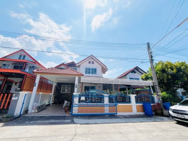 ขายบ้านเดี่ยว : ขายด่วนบ้านเดี่ยวรีโนเวทใหม่ ม.วิวไม้ เขาน้ำซับ อ่าวอุดม ศรีราชา, ชลบุรี