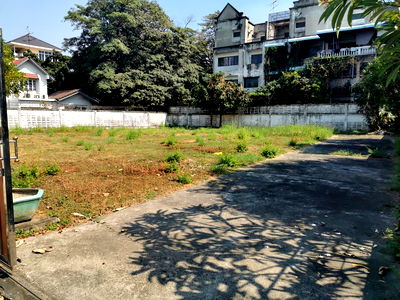 ที่ดิน ถนนพุทธมณฑล สาย 4 : ขายที่ดินเปล่า แปลงสวย เนื้อที่ 190.9 ตร.ว. หมู่บ้านภาณุวิลล่า ถ.บรมราชชนนี 10 แขวงบางบำหรุ เขตบางพลัด กทม.