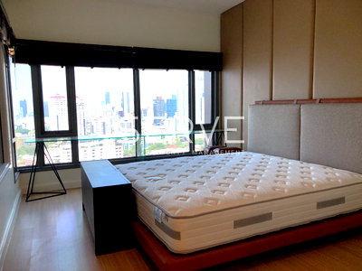 Condos for rent : Duplex 2 Beds with Bathtub 126 sq.m. Good Location Close to BTS Thong Lo 200 m. at The Crest Sukhumvit 34 Condo / For Rent