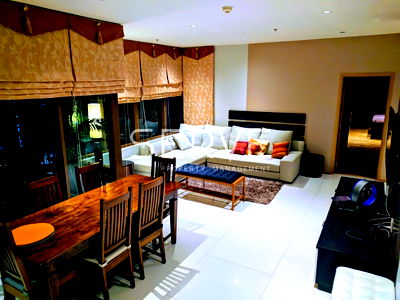 Condos for rent BTS Phrom Phong : Corner Room 2 Beds with Bathtub Large Room 104.92 sq.m. Good Location BTS Phrom Phong 800 m. at The Emporio Place Condo / Condo For Rent