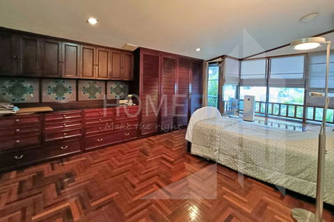 Premier Condominium Sukhumvit 24 4 bedrooms, for sale