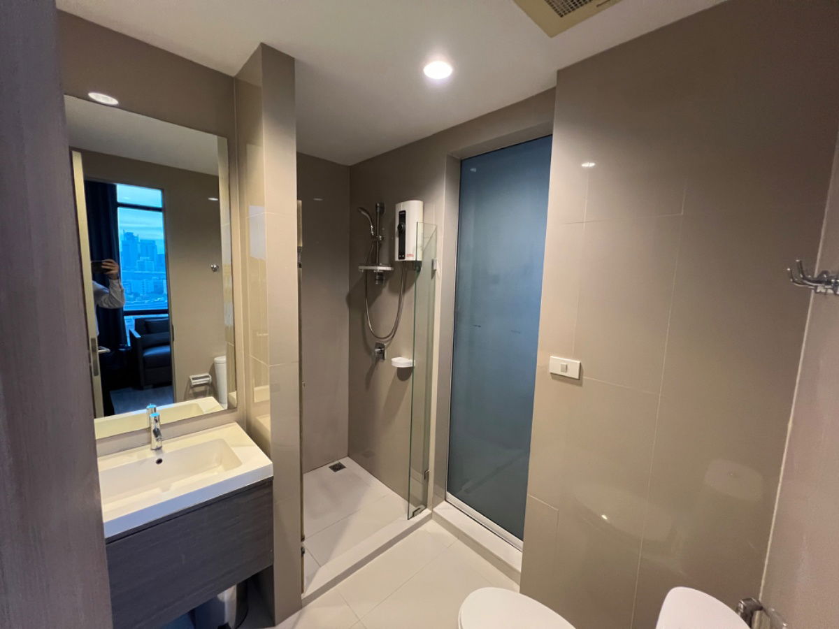 picture For rent 1 bedroom (Corner  Room)  BTS Victory Monument Station **  - 9/9