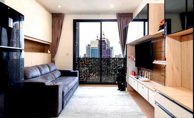 Condos for rent Soi Ekamai (Sukhumvit 63) : for rent Maru Ekkamai. 2bed 55sqm. Pets ok! Line id: @pfagent