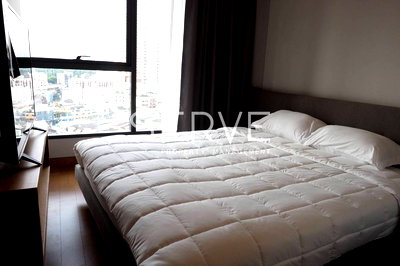 ขายคอนโด :  2 Beds 2 Baths 56 sq.m. Good Location Close to BTS Phrom Phong 900 m. / For Rent & For Sale-The Lumpini 24