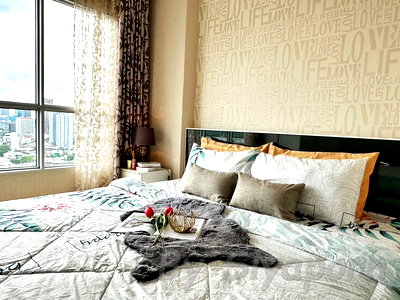 Condos for rent Kluai Nam Thai : SI2407001🌸🌸🌸 For rent  Aspire rama4 1 BR, nice room, high FL., BIGGG TV!!! Near BTS Ekkamai