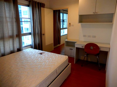 Condos for sale : For Sale. Condo Lumpini Park Rattanathibet-Ngamwongwan Nonthaburi 52 sq m. 2 bedrooms, 2 bathrooms, next to MRT. Purple.