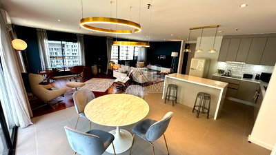 Condos for sale : Liberty II Corner unit 1 bedroom fully renovation fully furnished for sale 