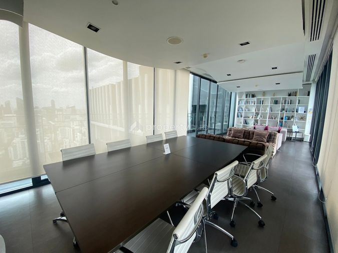 The Edge Sukhumvit 23