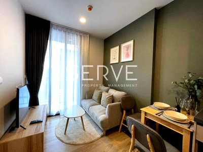 Condos for rent : 🔥🔥Nice Decorate 1 Bed 28 sq.m. High Fl. 25+ Good Location Shuttle to BTS Thong Lo at OKA HAUS Sukhumvit 36 Condo / For Rent