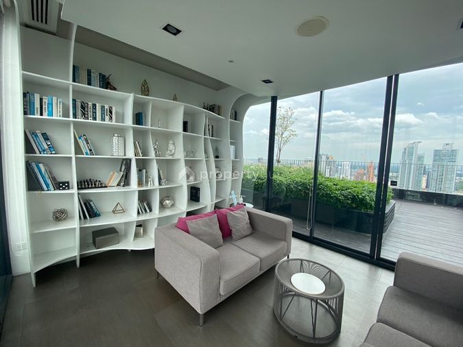 The Edge Sukhumvit 23