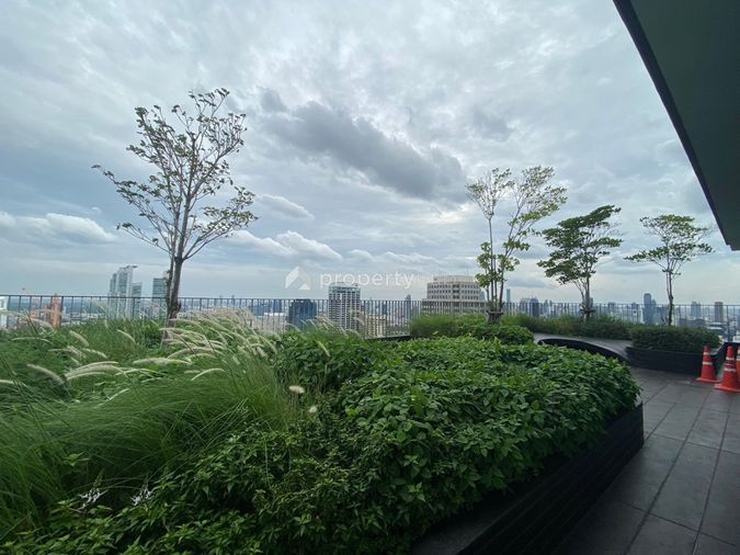The Edge Sukhumvit 23