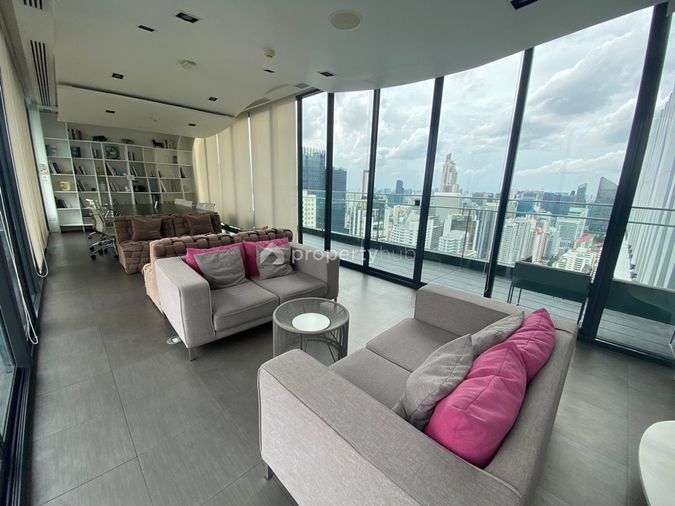 The Edge Sukhumvit 23