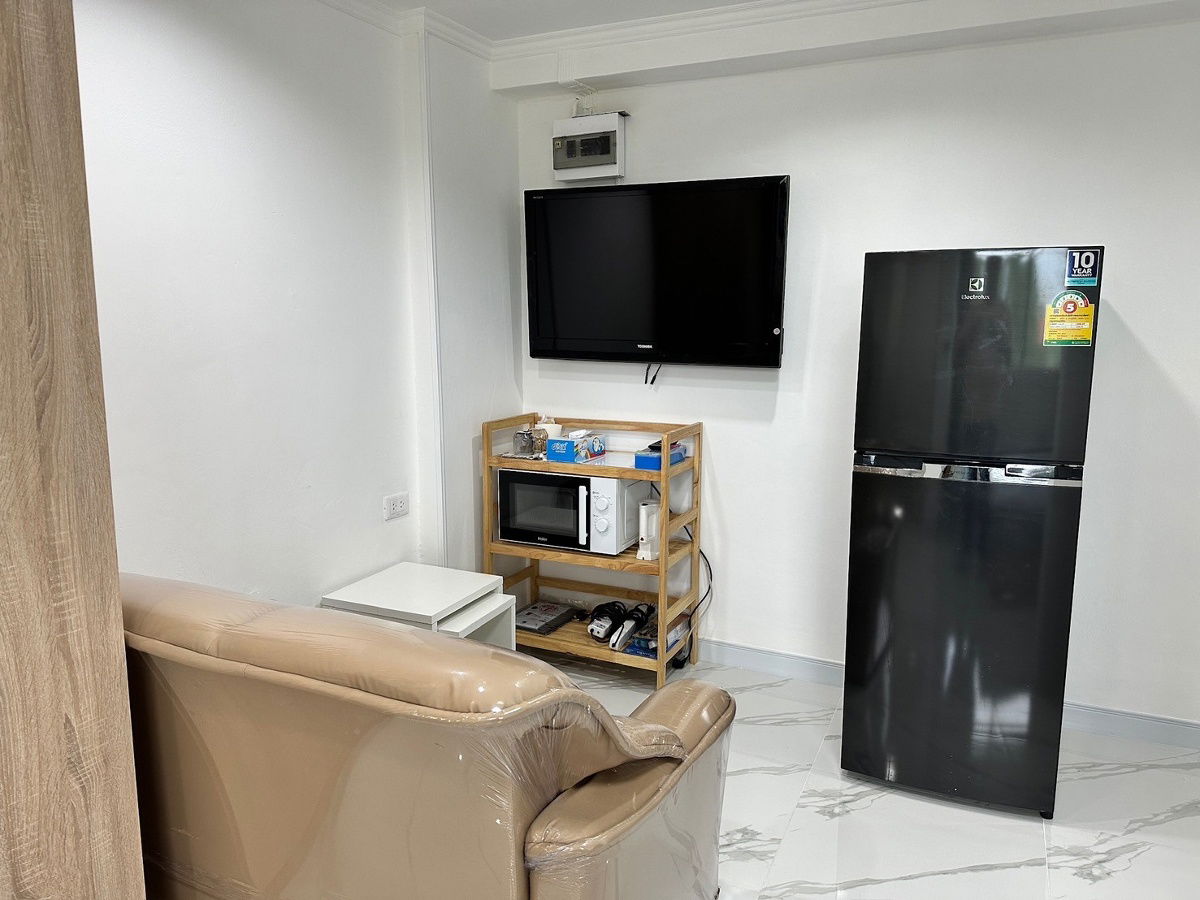 รูป ห้องรีโนเวทใหม่ น่าอยู่ อุปกรณ์ครบ ฟรีไวไฟ ใกล้รถไฟฟ้า - รูปที่ 10/32
