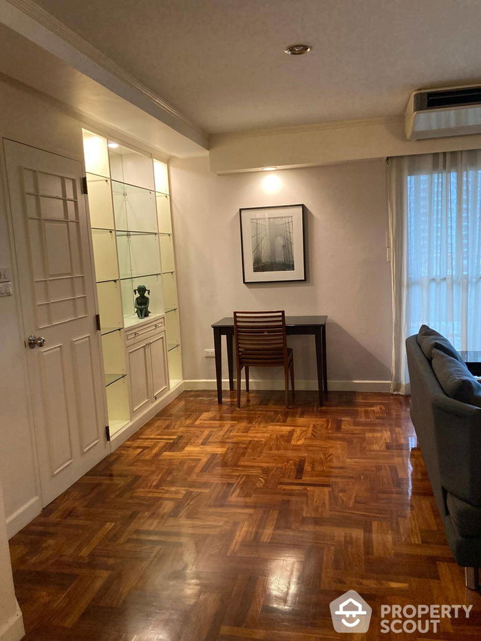 picture 2-BR Condo at Sukhumvit House Condominium near MRT Sukhumvit (ID 511501) - 3/8