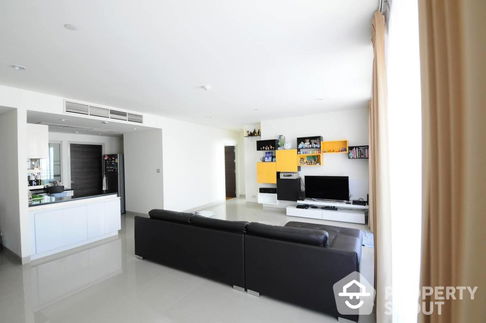 3-BR Condo at Watermark Chaophraya near BTS Krung Thon Buri (ID 1590060)