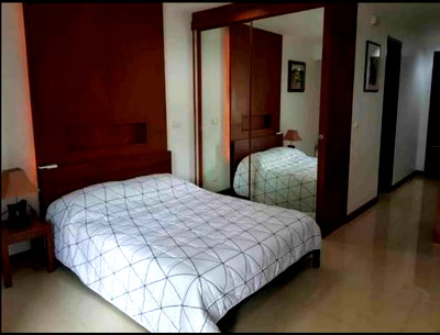 Condos for rent BTS Siam : Address Siam. Studio 40sq.m.  Line id: @pfagent