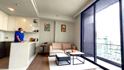 Condos for rent BTS Phrom Phong : CELES Asoke Size 52 sqm with bathtub 🍂 Floor 24 Fully furnished with free cleansing Condo Asoke Sukhumvit 21 for Rent