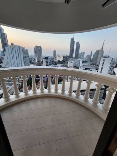 Penthouses at State Tower Condominium 2 bedrooms, 2 bathrooms