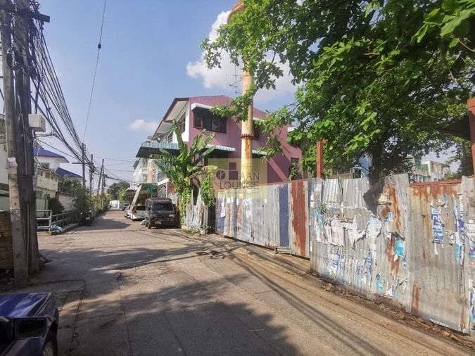 Land for sale, 1677 sq wah, Bangkok Yai