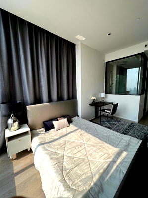 Condos for rent Sathorn Thani Tower : LINE @condorental for rent the room at Ashton Silom