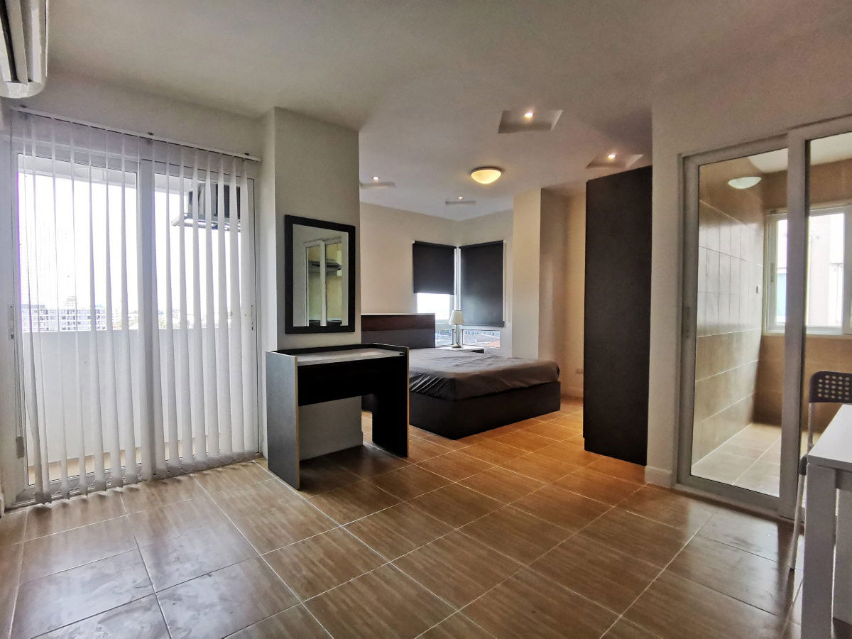 picture MB6303 Happy Condo Ratchada 18 Beautiful room, complete electrical appliances and furniture, convenient travel, ready to move in, near MRT Huai Khwang - 5/8