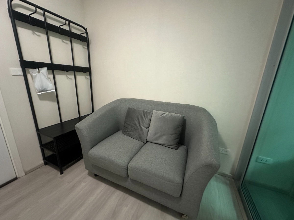 รูป คอนโดให้เช่าPlum condo InterchangeRAM60 23ตรม.ใกล้รถไฟฟ้าสายสีเหลือง สถานีลำสาลี  เฟอร์นิเจอร์ครบ เดินทางเข้าออกสะดวกเข้าทางกรุงเทพกรีฑา7ได้ - รูปที่ 3/7