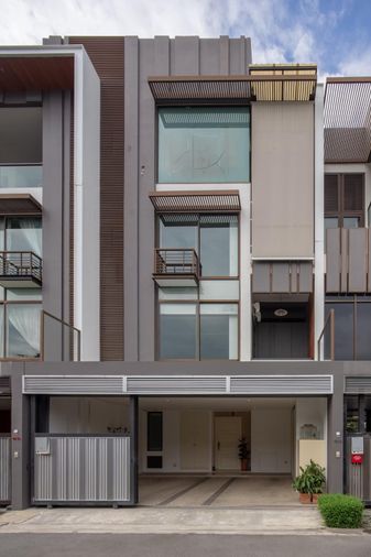 2-bed townhouse for sale, 300 sqm, 28.1 sq wah, RESIDENCE SUKHUMVIT 65