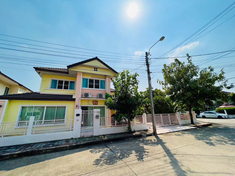 ขายบ้านเดี่ยว : เจ้าของขายเอง บ้านสวยหลังริม 102.6 ตร.ว. พร้อมสวนส่วนตัวขนาดใหญ่